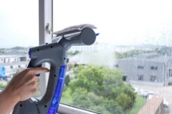 Swiss Pro+ Ruitenreiniger 3 In 1 WV 2 Blue Edition Window Vac - Ca. 120 M² - Waterzuiger - Incl. Smalle Zuigmond - Oplaadbaar - Raamwisser - Streeploos - Clicksystem - 2 Microvezeldoekjes - Met Sprayfunctie - Low Noise - Hepafilter 16 Swiss Pro+ Ruitenreiniger 3 In 1 WV 2 Blue Edition Window Vac - Ca. 120 M² - Waterzuiger - Incl. Smalle Zuigmond - Oplaadbaar - Raamwisser - Streeploos - Clicksystem - 2 Microvezeldoekjes - Met Sprayfunctie - Low Noise - Hepafilter -HG Schoonmaak Verkoop 1200x799 2